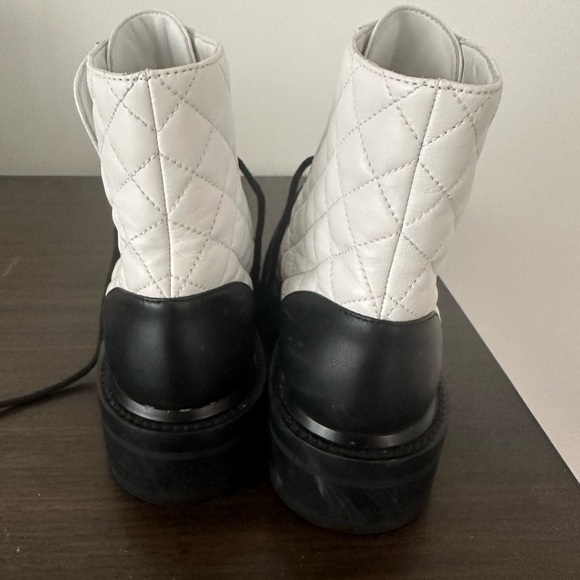 Chanel brave boot size 37.5 still in season! - Picture 5 of 5